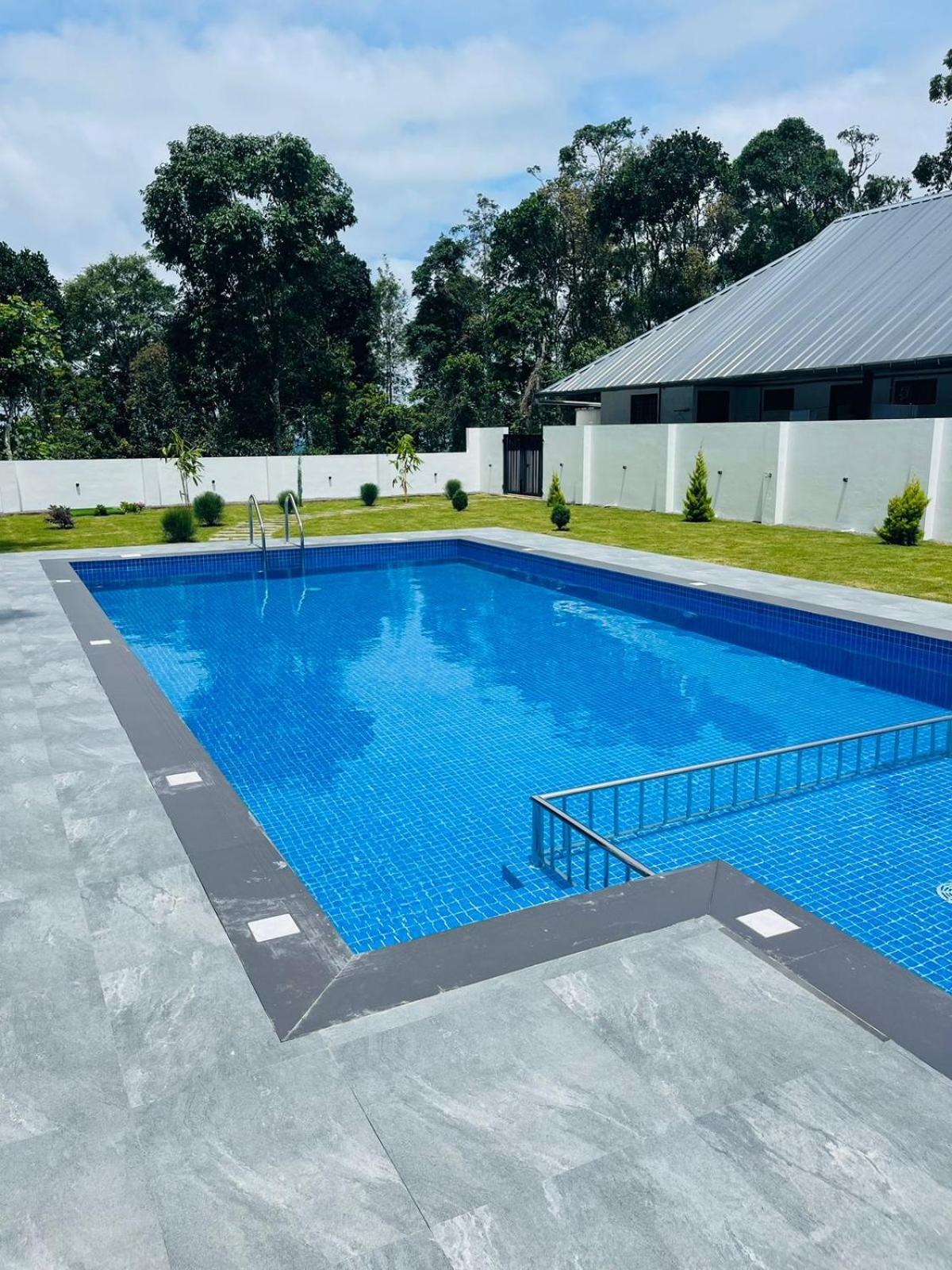 The Windy Mist Resort Munnar Chinnakanal Exteriör bild