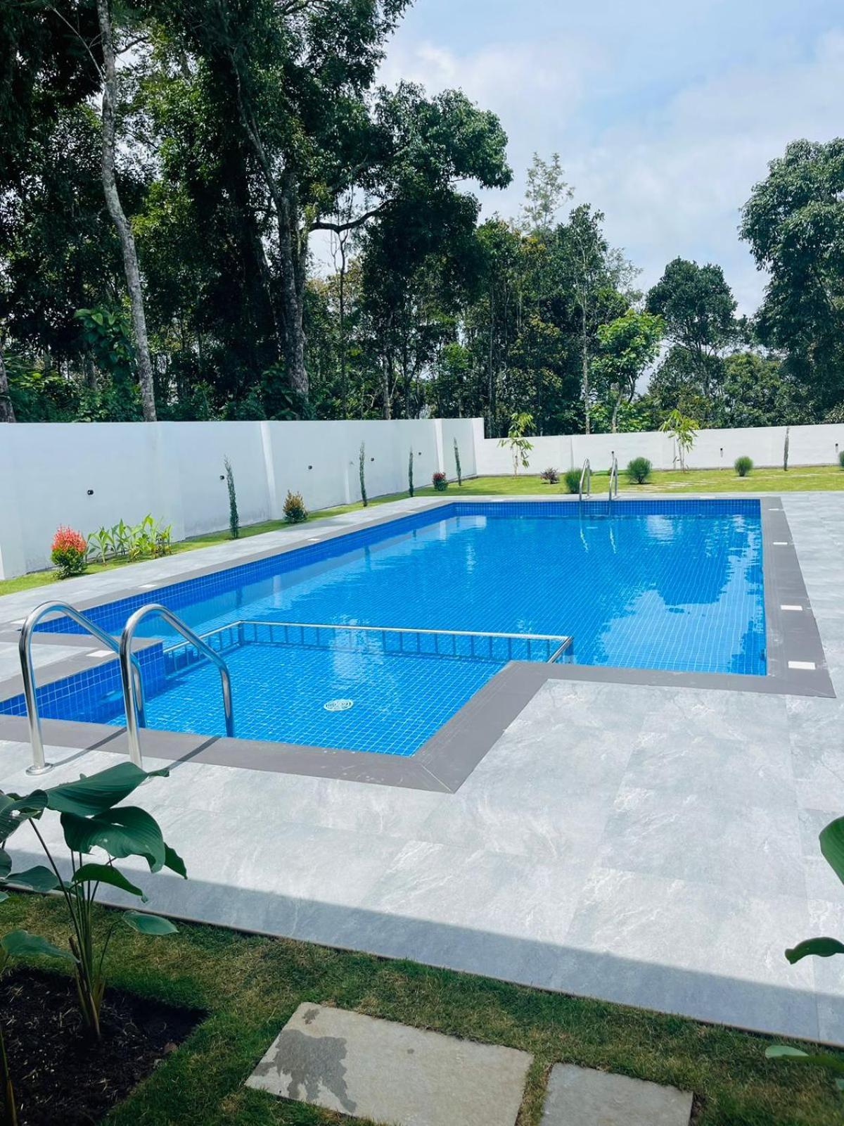 The Windy Mist Resort Munnar Chinnakanal Exteriör bild