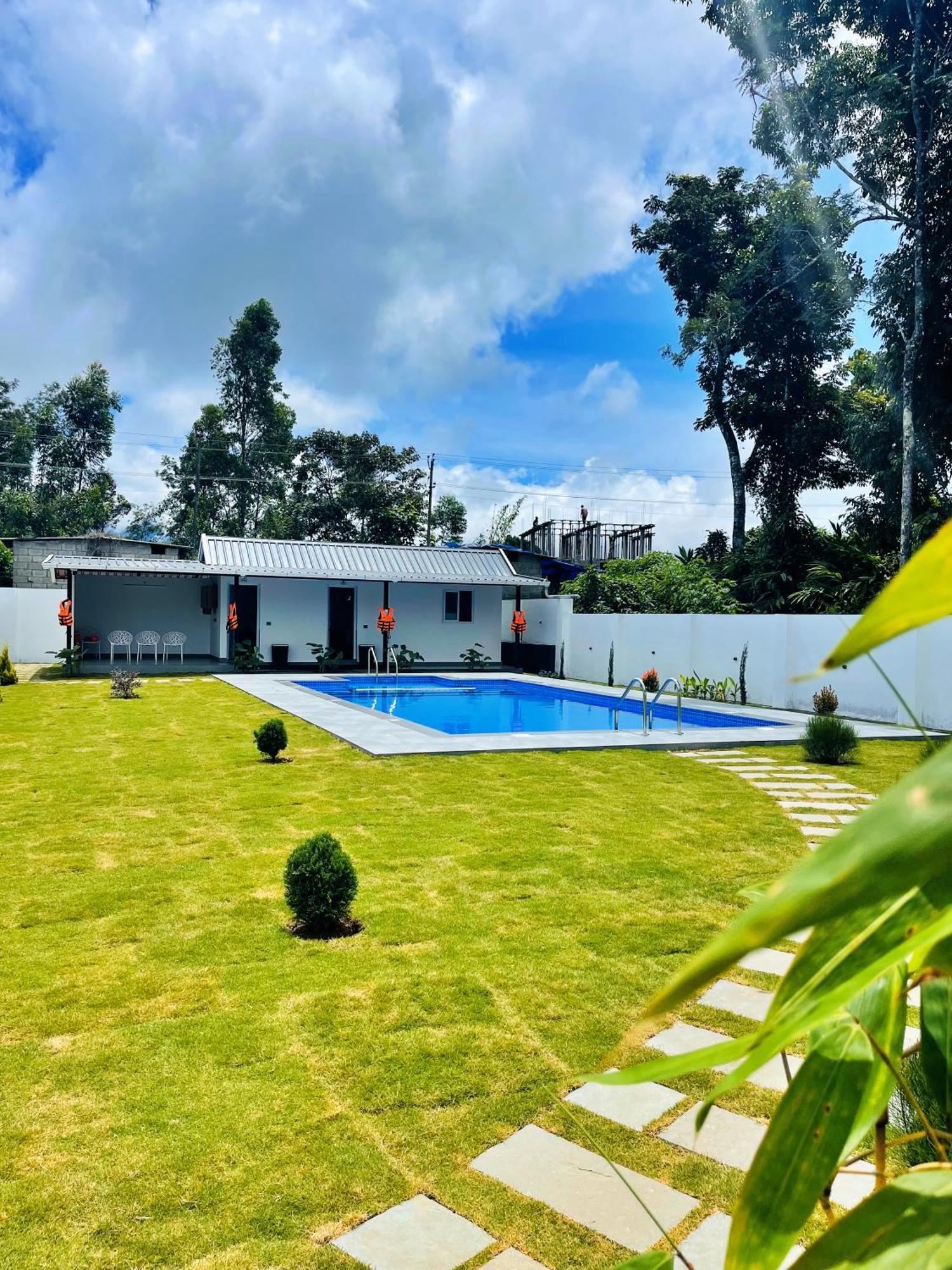 The Windy Mist Resort Munnar Chinnakanal Exteriör bild